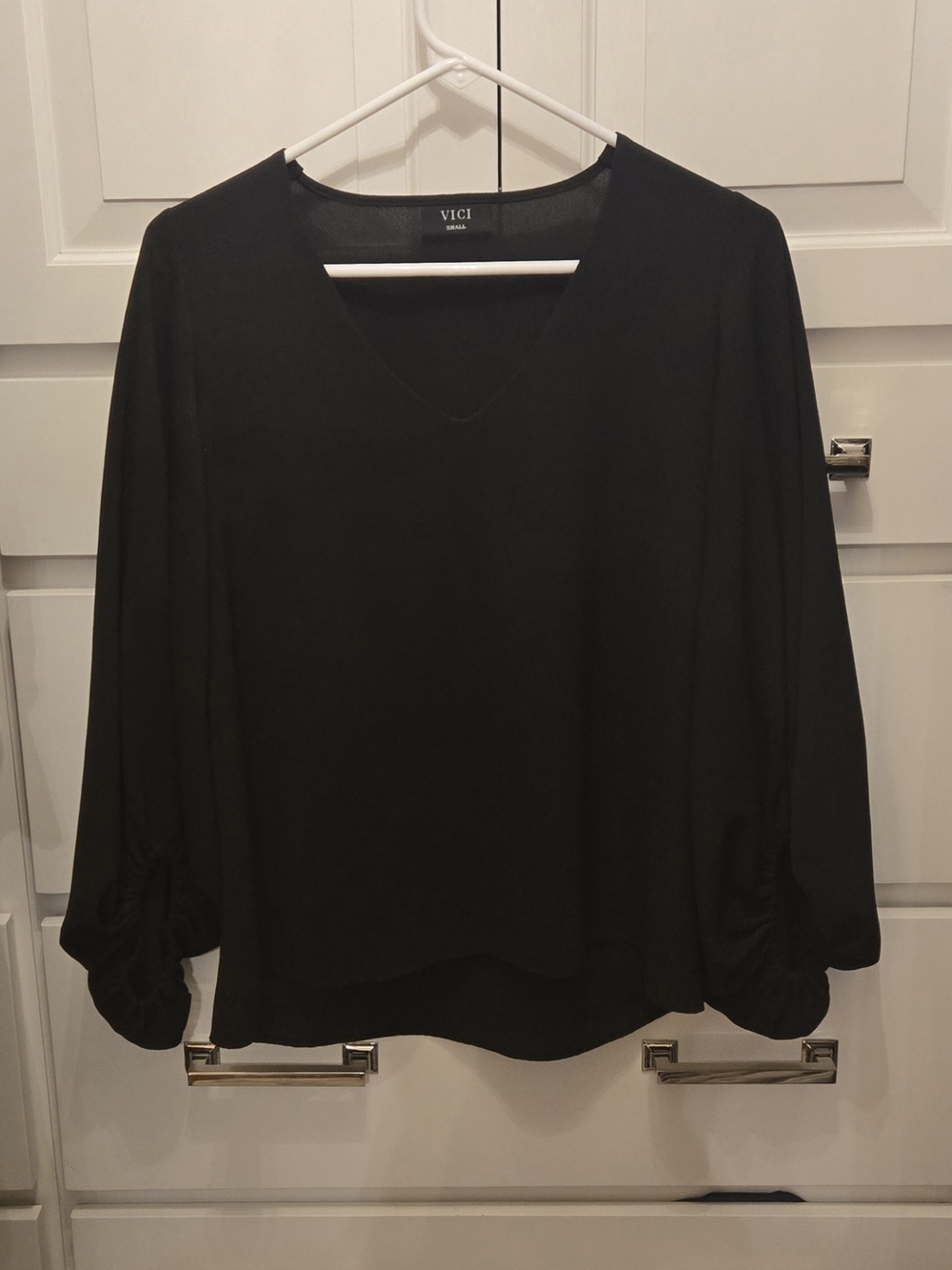 VICI Black V-Neck Ruched Cuff Blouse Size Small